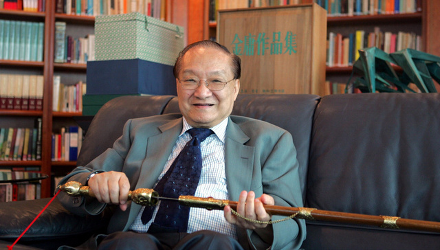 九阴白骨爪英语咋说？BBC谈外国人翻译金庸小说的艰辛