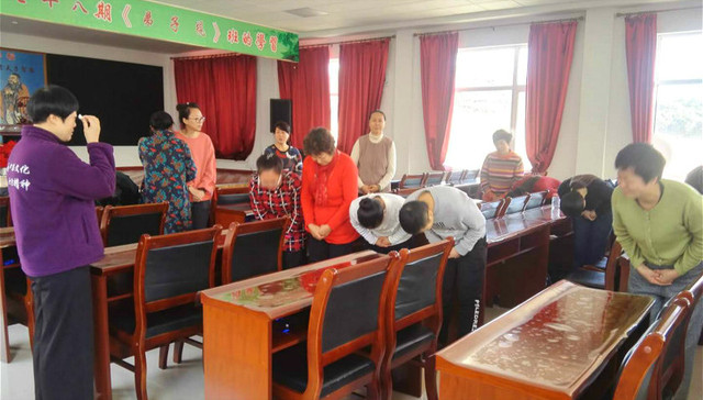 【特写】是非“女德班”