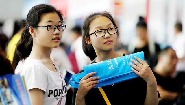 教育部：高中纳入义务教育条件不具备 取消中考不实