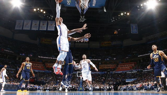 威少三双雷霆末节逆转爵士 猛龙轻取太阳夺四连胜