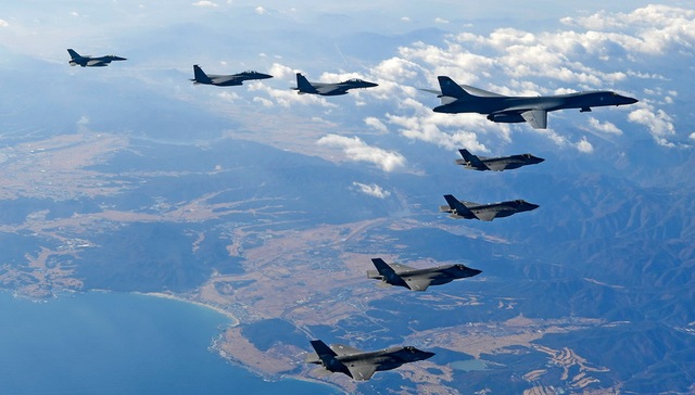 中美,赎金,联合军演,战争,新型战机,联合早报,军事专家,朝中社,美日,助理国务卿