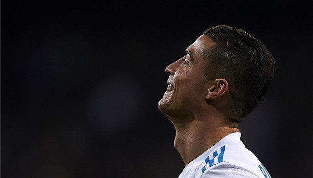 32岁第5次荣膺金球奖 追平梅西的C罗还想做到更多