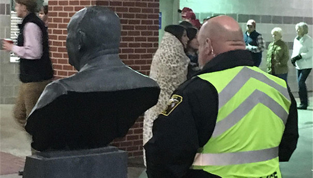 在对的时间对的地点遇到对的你