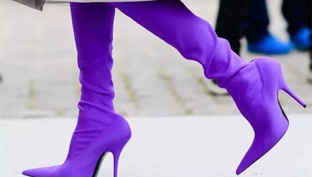 彩通刚刚发布了2018的年度代表色 神秘的紫外光色要火了