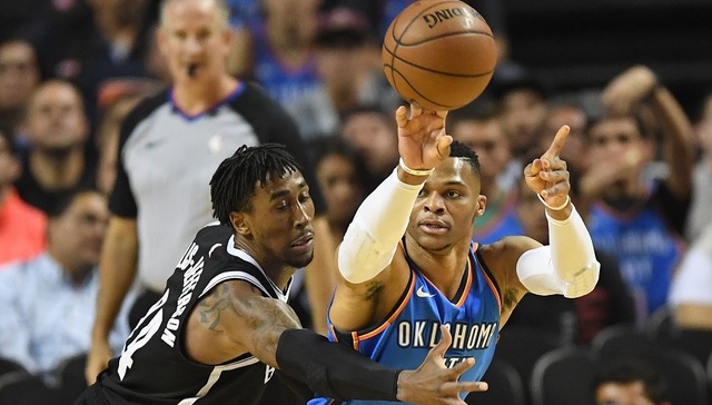 威少31分雷霆又遭逆转 西蒙斯空砍三双76人败于湖人