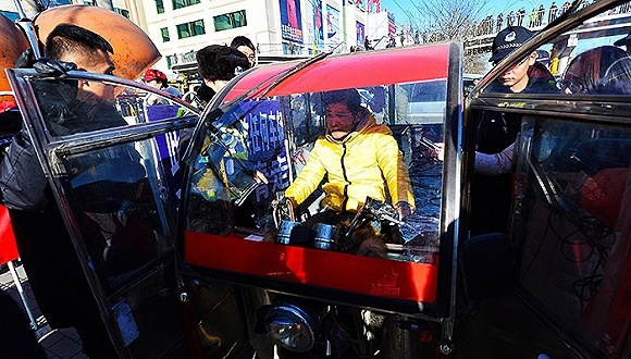 深圳严查摩托车和电动三轮 中小快递公司受影响最大