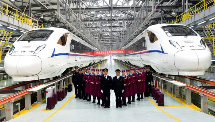 800米路段眨眼间爬升25米 听老司机讲述高铁新蜀道