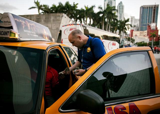 揭秘：勇士队的装备经理 不是一般人能当的