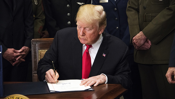 军情解码,美国政治