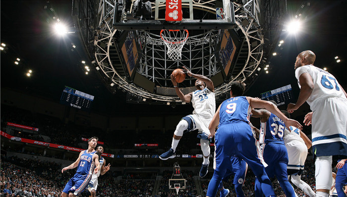 詹皇大号两双骑士轻取老鹰 马刺遭小牛逆转结束四连胜