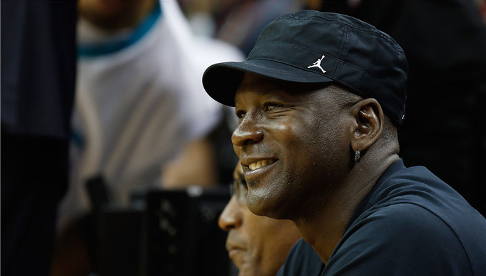 福布斯公布全球最赚钱25大运动员：乔丹高居榜首 C罗力压梅西