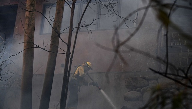 加州火灾,托马斯大火