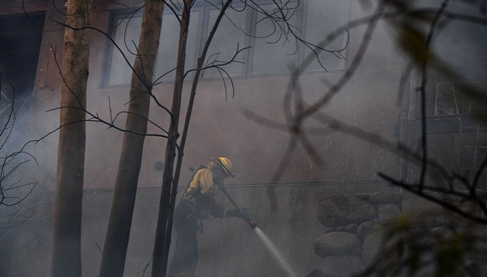加州火灾,托马斯大火