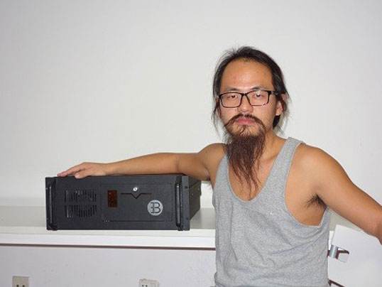 杨曜睿原本的身份是人人网的联合创始人