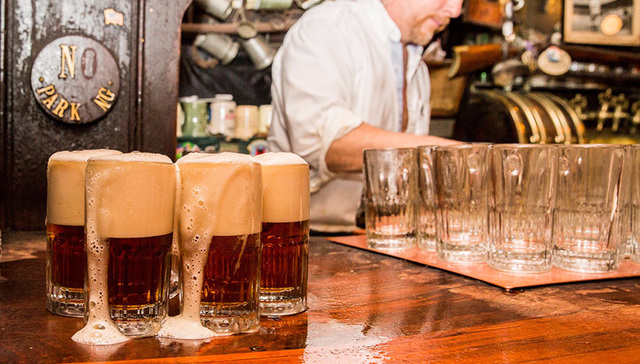 百威英博，精酿啤酒，葡萄酒，烈酒