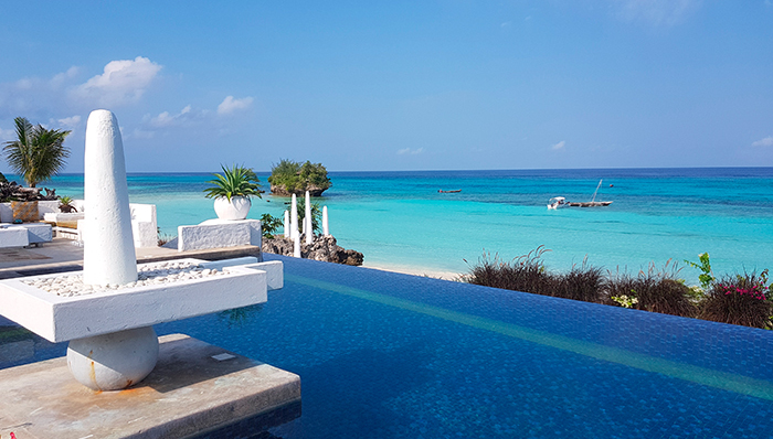 【一周享乐指南】 北京丽思卡尔顿酒店举办十周年庆典，金鹿公务完成中国公务航空首次南极飞行