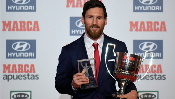 【体育明星日常】梅西第五场荣誉西甲最佳 马刺晒图纪念邓肯球衣退役一周年