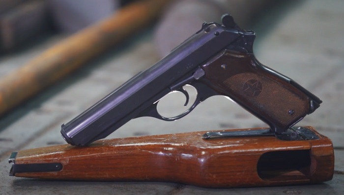 卡拉什尼科夫,手枪