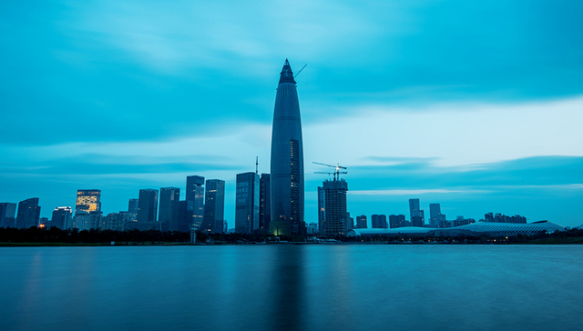 土地；高楼；深圳湾