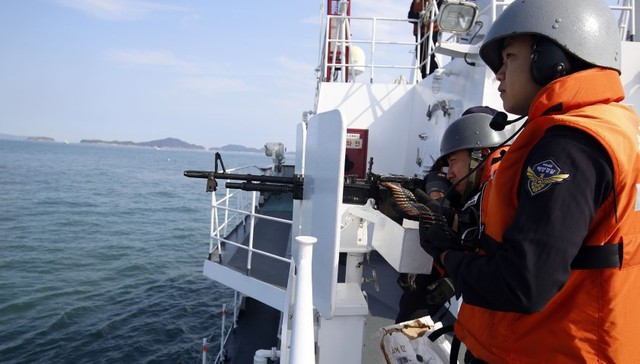 韩国海警向中国“越界”渔船射击 打出200发子弹