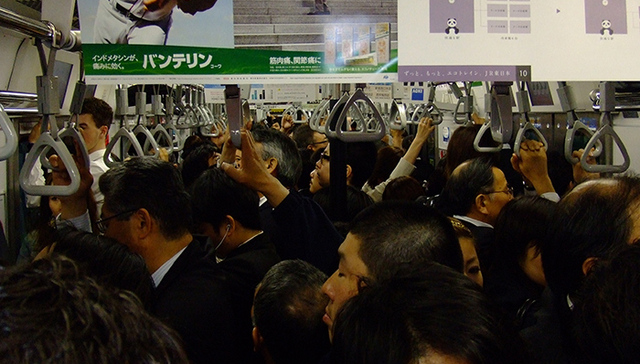 东京地铁联合Line推出新功能 优雅解决孕妇让座的问题