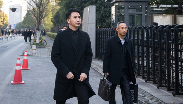 杭州保姆纵火案,庭审中止,受害者家属