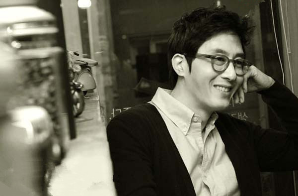 影讯 | 韩国演员金柱赫遗作《毒战》杀青 真人版《犬舍》发布预告明年4月20日上映