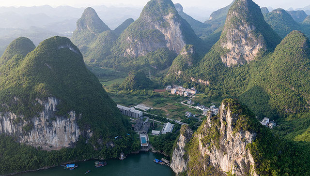 阿丽拉酒店把阳朔的旧糖厂变成了世外桃源