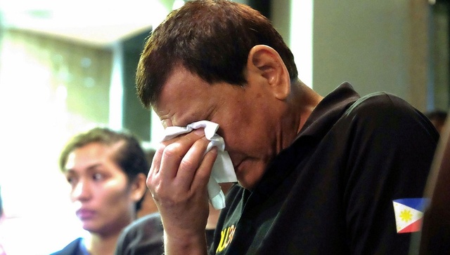 临近圣诞却噩耗频传 菲律宾连遭“天灾人祸”