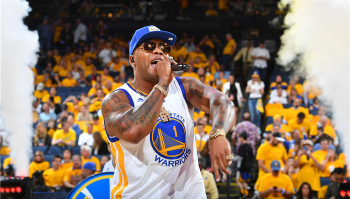 球员和歌手成围城内外 嘻哈文化如何与NBA扯上关系？