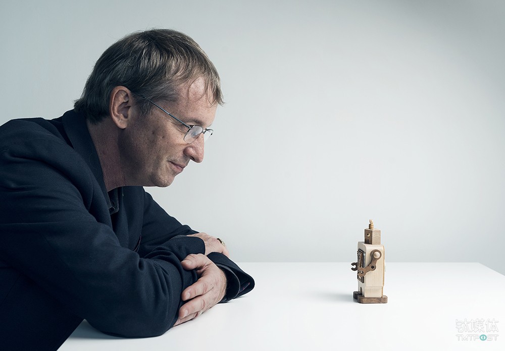 iRobot的CEO及创始人Colin Angle