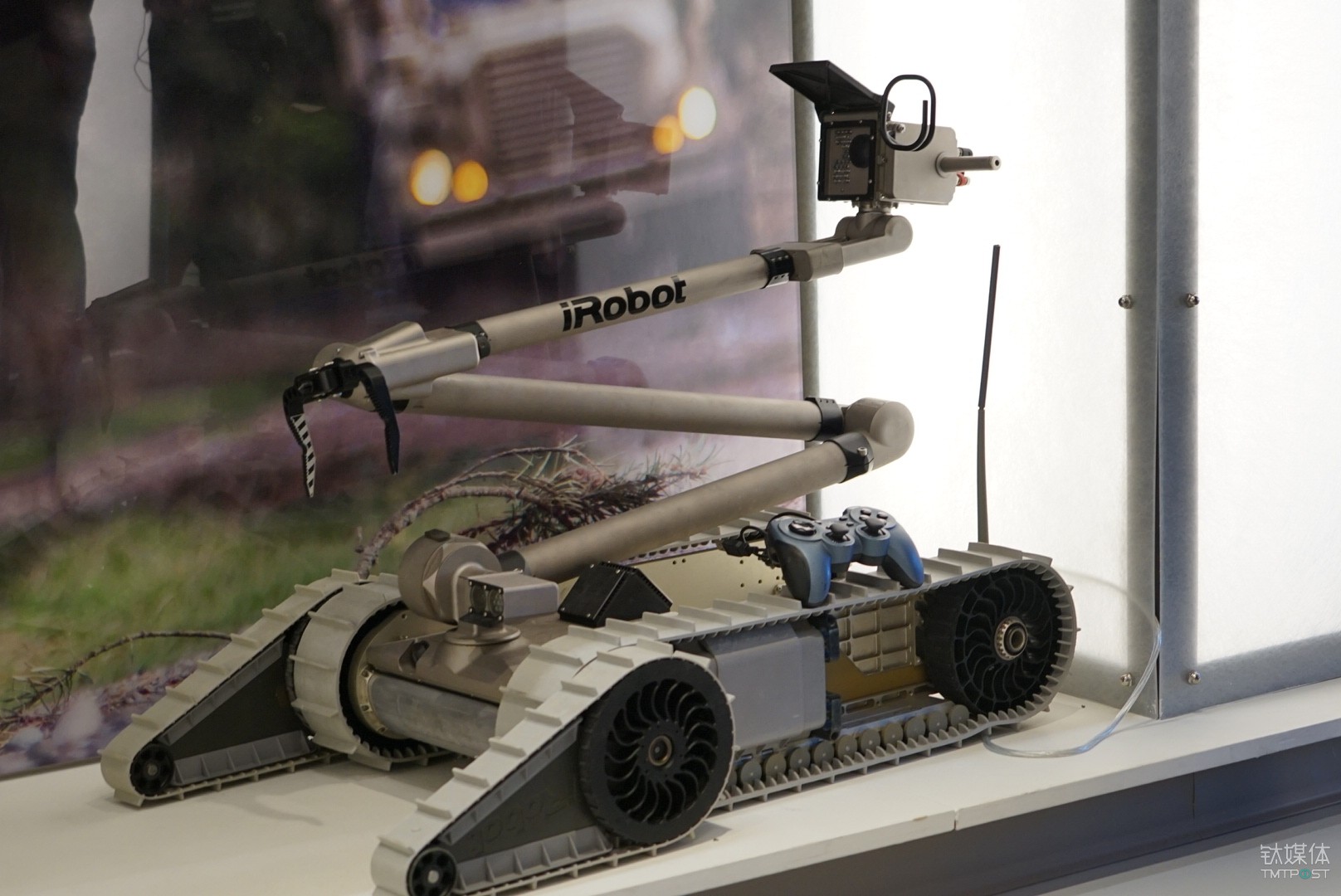 iRobot 排雷机器人 PackBot