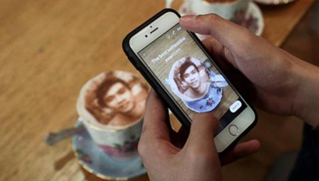 【新品尝鲜】这杯咖啡可以印出你的脸 星巴克推出黑白色跨年新品