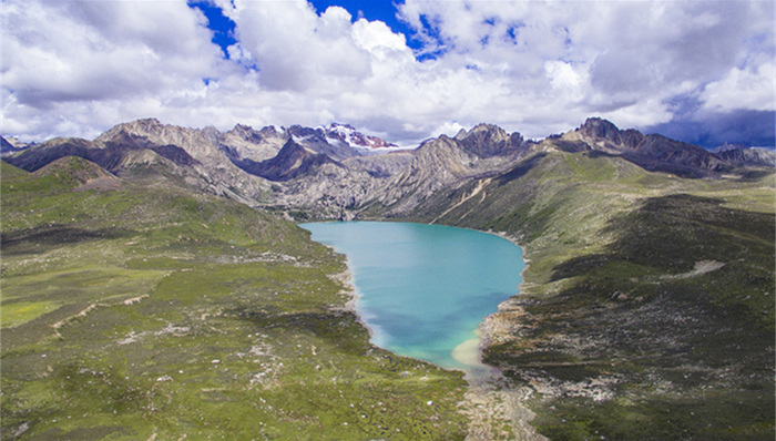 湖泊生态环境,入湖河流,管理保护,关于在湖泊实施湖长制的意见,流域管理,保障措施,中共中央办公厅,水
