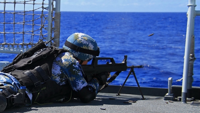 美媒评选世界五大最强枪械：中国95式步枪入选