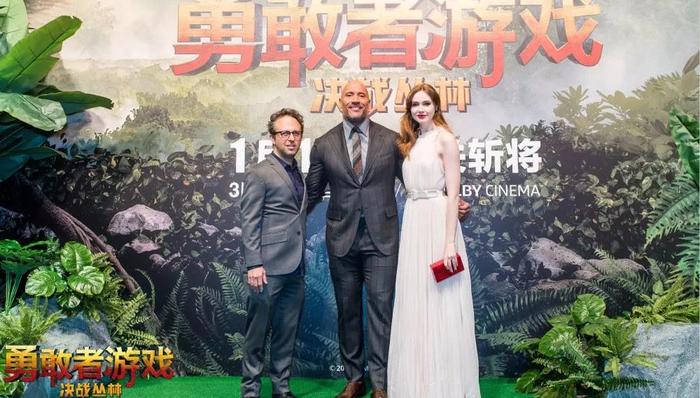 巨石强森：自己16岁时是个乖小孩