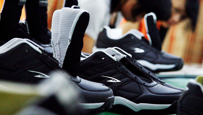 德尔惠,周杰伦代言,李光斗,安踏,结局,福建日报,截图,经济新闻,视频,凯天