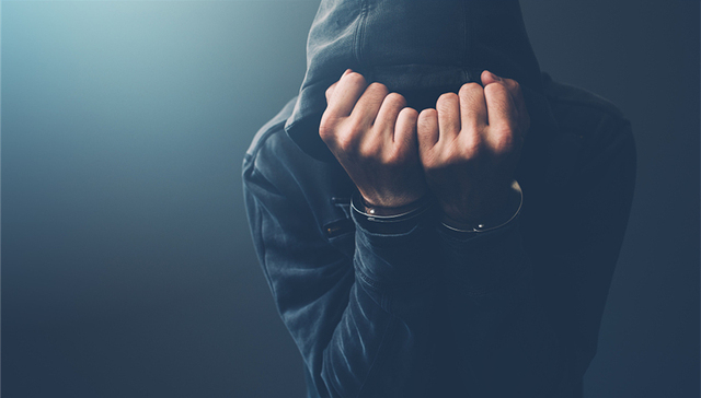 昆明警方回应“史上最强通告撕了就拘留”：提示语表述错误