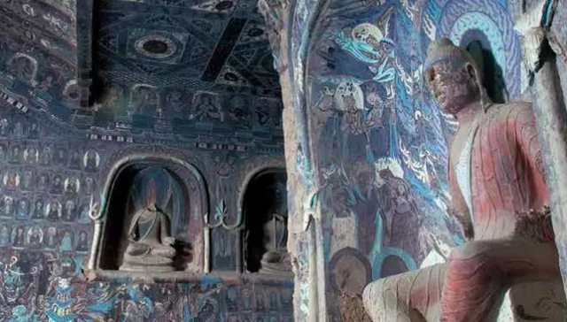 敦煌石窟壁画密码：慈悲独到的画笔如何绘出舍身饲虎的故事？