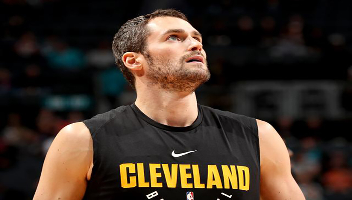 UCLA,乐福,巨星,麦克海尔,新秀赛季,菜鸟,客场挑战,拉塞尔,球队大巴,NBA