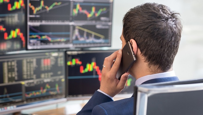 金元顺安、东吴、长安旗下三只基金连续多季度十大重仓股高度雷同