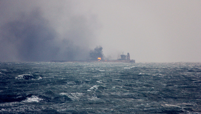 东海海面未发现大面积溢油 “桑吉”号存在爆炸的可能