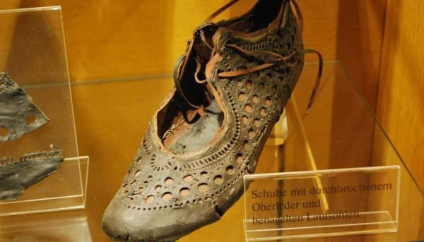 2000年前的鞋都这么时尚吗？