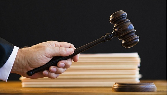 广西南宁“奔驰车主抗拆案”一审宣判 被告人获刑三年