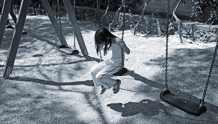 新闻调查,留守女童,宿管老师