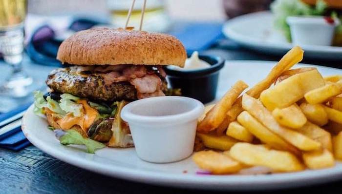 【深度】更好的牛肉和更考究的面包 汉堡精品化的浪潮也来到了中国