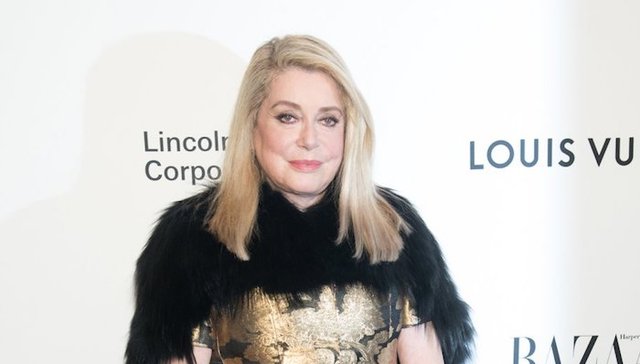 凯瑟琳·德纳芙再次发声：谴责媒体报道如同判处私刑 以个人名义向性侵受害者道歉