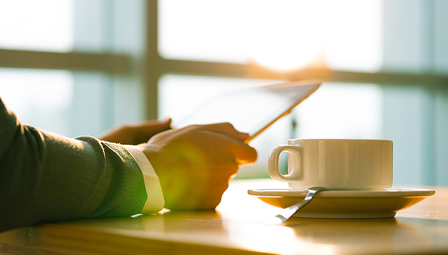 【今日商业精选】谷歌悄然返华 乐视网即将复牌