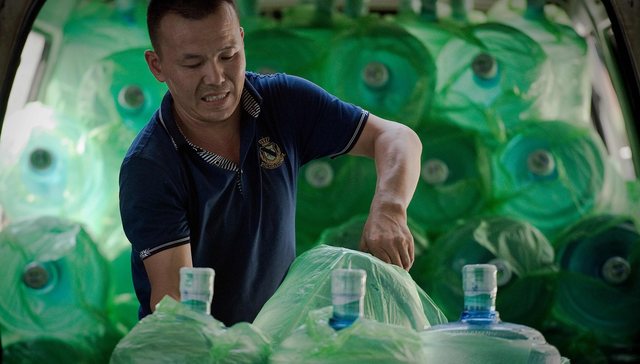 发改委副秘书长：去年中国GDP增长6.9% 今年或在6.5%-6.8%之间