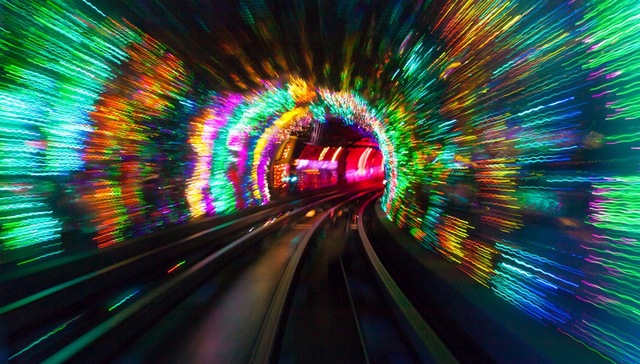 【财经24小时】中国GDP首次登上80万亿元门槛 去年城镇新增就业超过1300万人